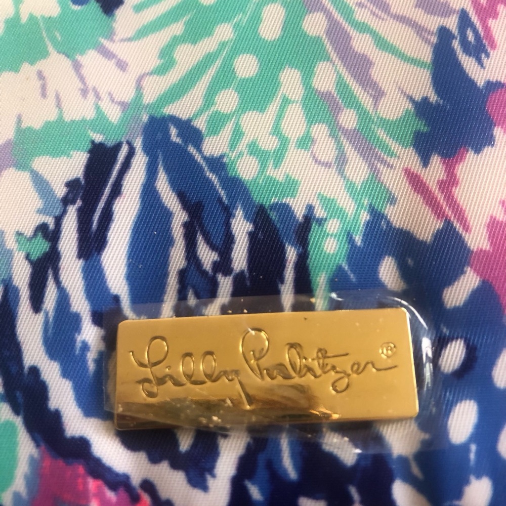 Lily Pulitzer Travel Wallet - Picture 2 of 4